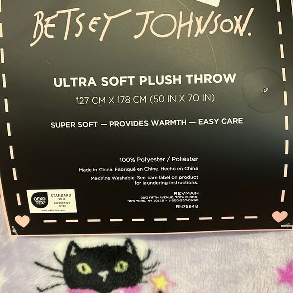 Betsey Johnson Purple Cat throw - Picture 4 of 4